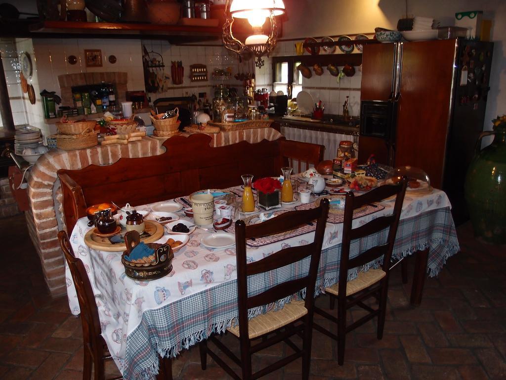 B&B Casa Medievale Del Mugnaio Strassoldo Kamer foto